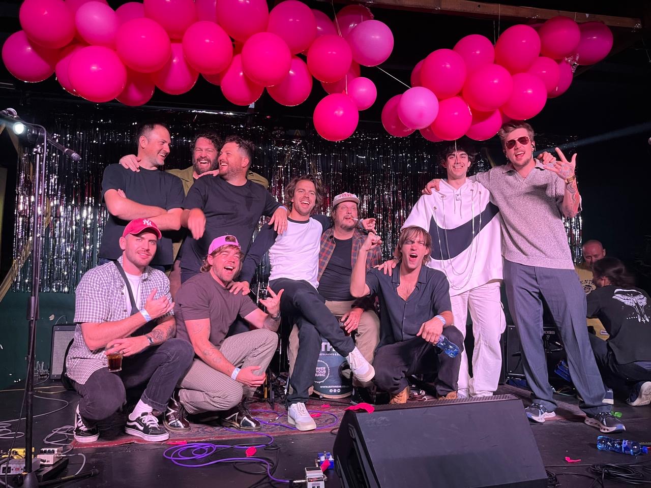 theGemini with artists during the live campaign